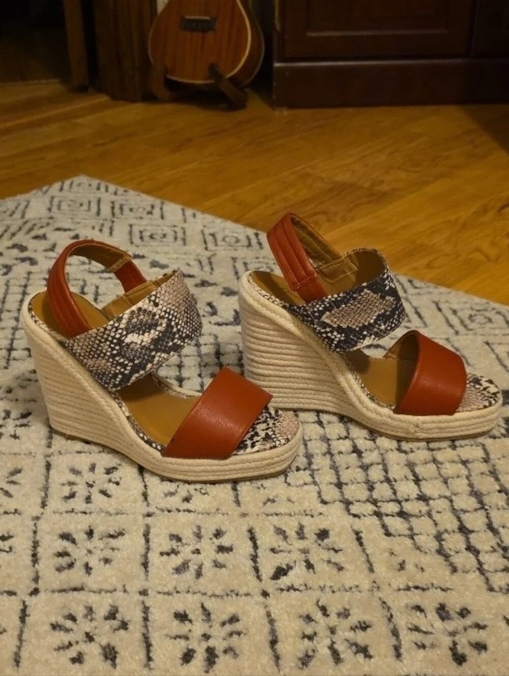 Qupid Womens Size 6 Tan Brown Snake-Print Wedge Sandals